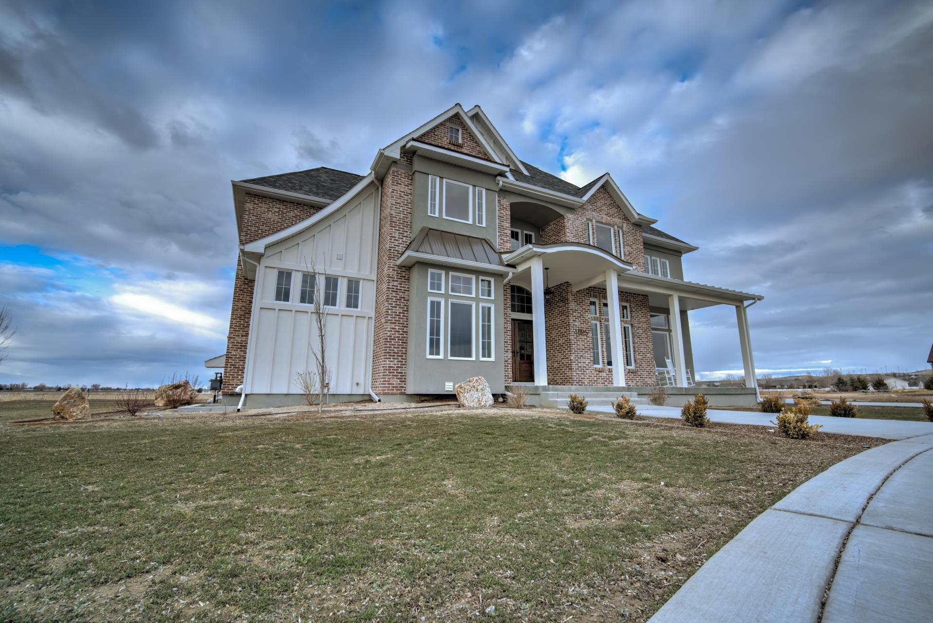 the cottonwood custom luxury home