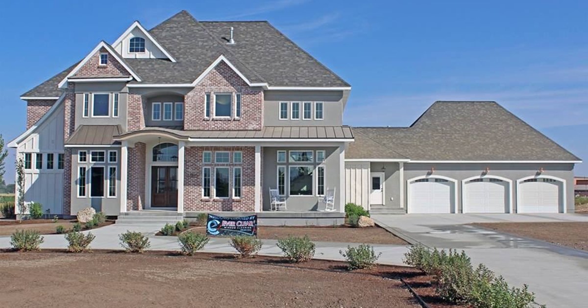 custom home in EIHBA parade of homes